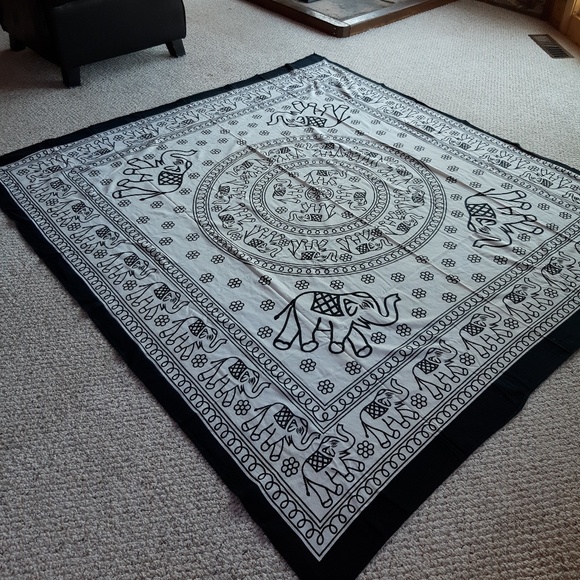 Elephant Tapestry - Picture 2 of 6